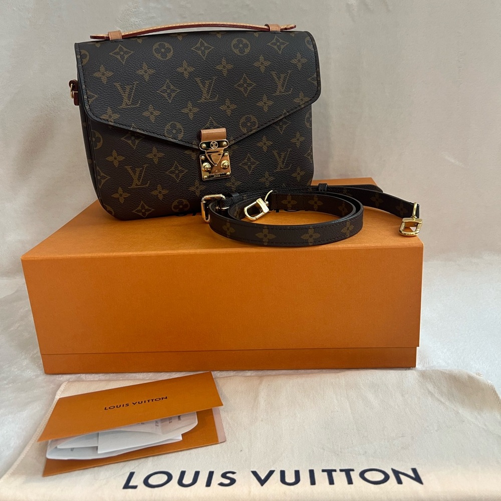 Louis Vuitton Pochette Métis